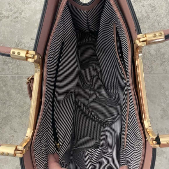 Light Tan Purse. Possibly Target Brand. NWOT. - Picture 6 of 16